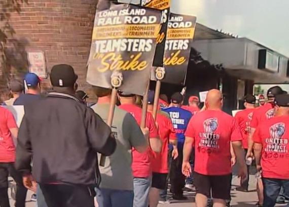 लङ आइल्यण्ड रेल हड्ताल जारी, ३ लाख यात्रु अलपत्र, सहमति प्रयास असफल
